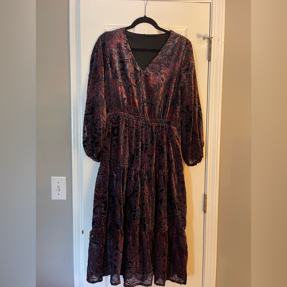 Tahari Velvet Paisley V-Neck Long Sleeve Midi Dress in Plum and Burgundy